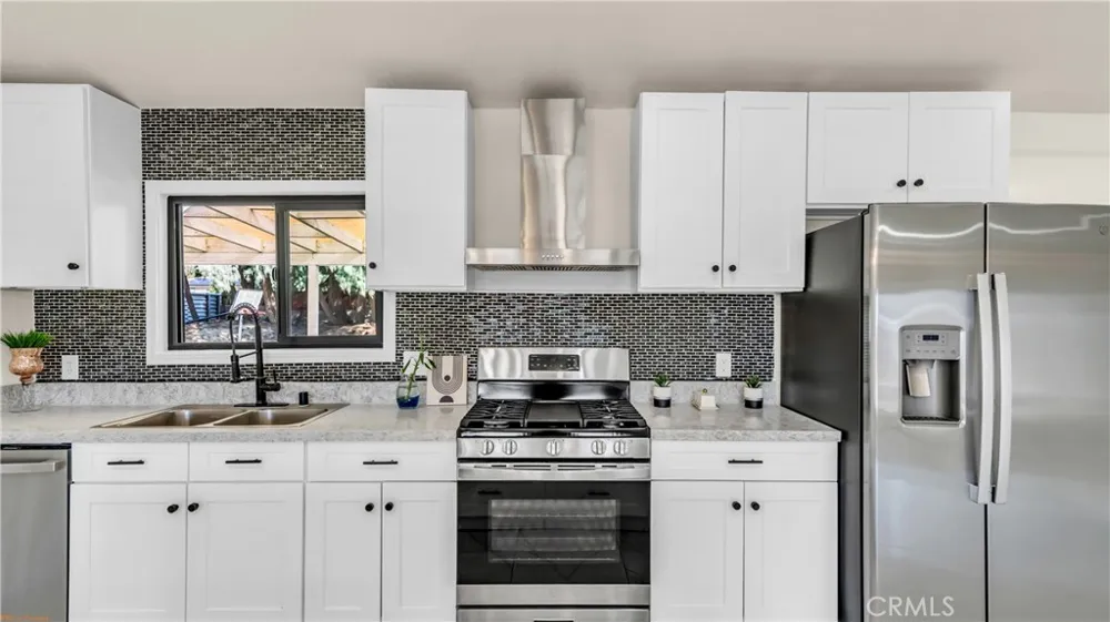 1840 E Joyce Palm Springs, CA 92262