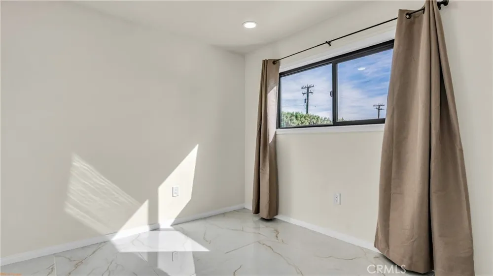1840 E Joyce Palm Springs, CA 92262
