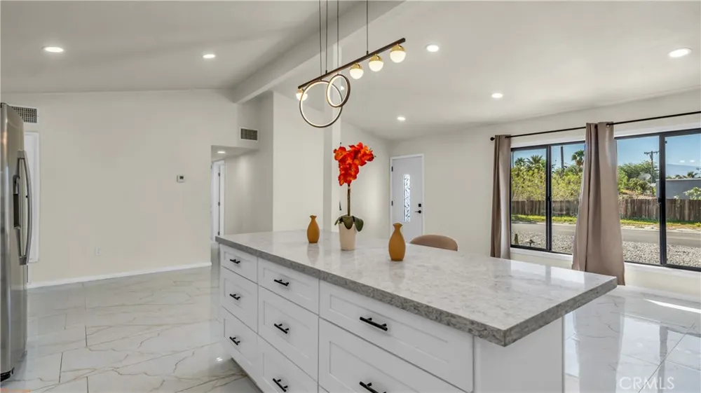 1840 E Joyce Palm Springs, CA 92262