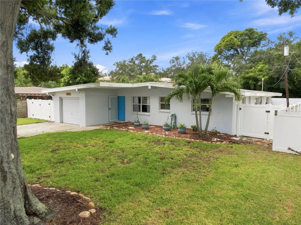 11610 116TH STREET Seminole, FL 33778