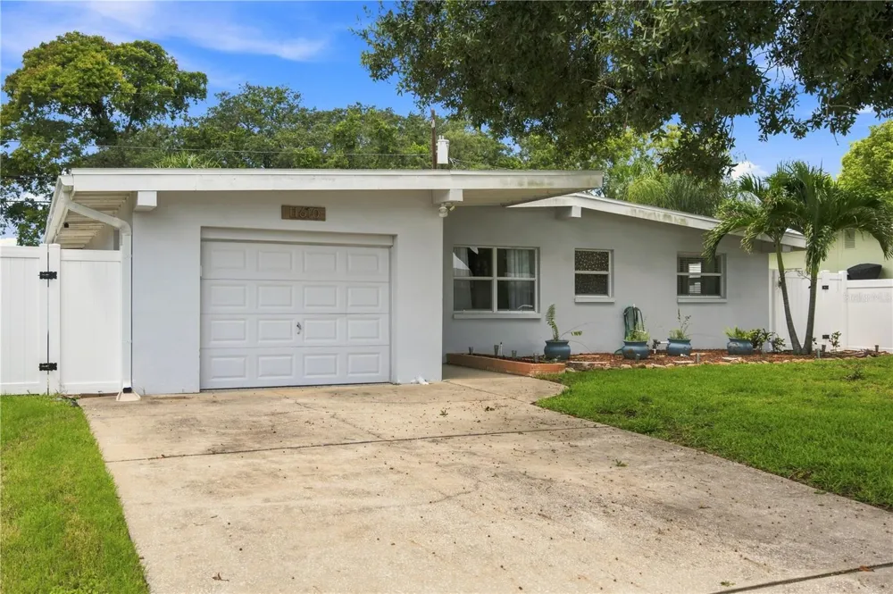 11610 116TH STREET Seminole, FL 33778