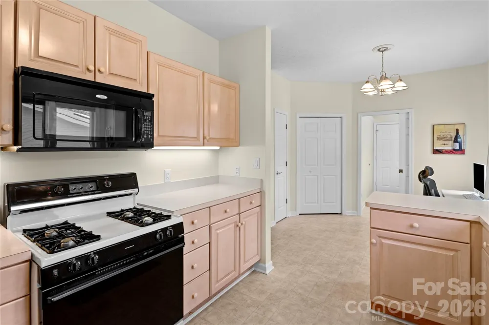 14 Country Meadows Lane Hendersonville, NC 28792