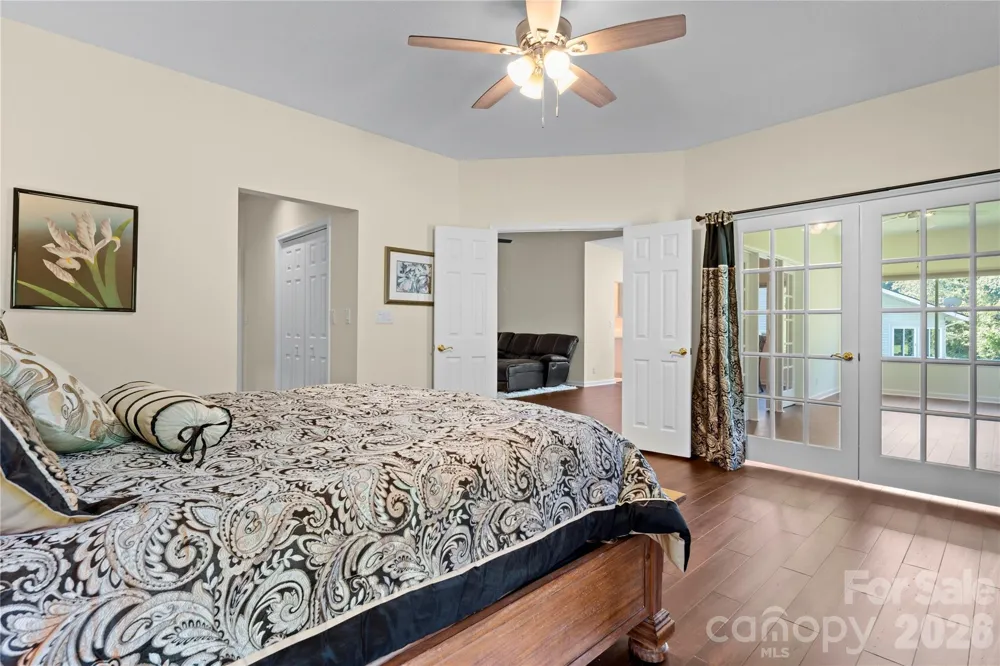 14 Country Meadows Lane Hendersonville, NC 28792