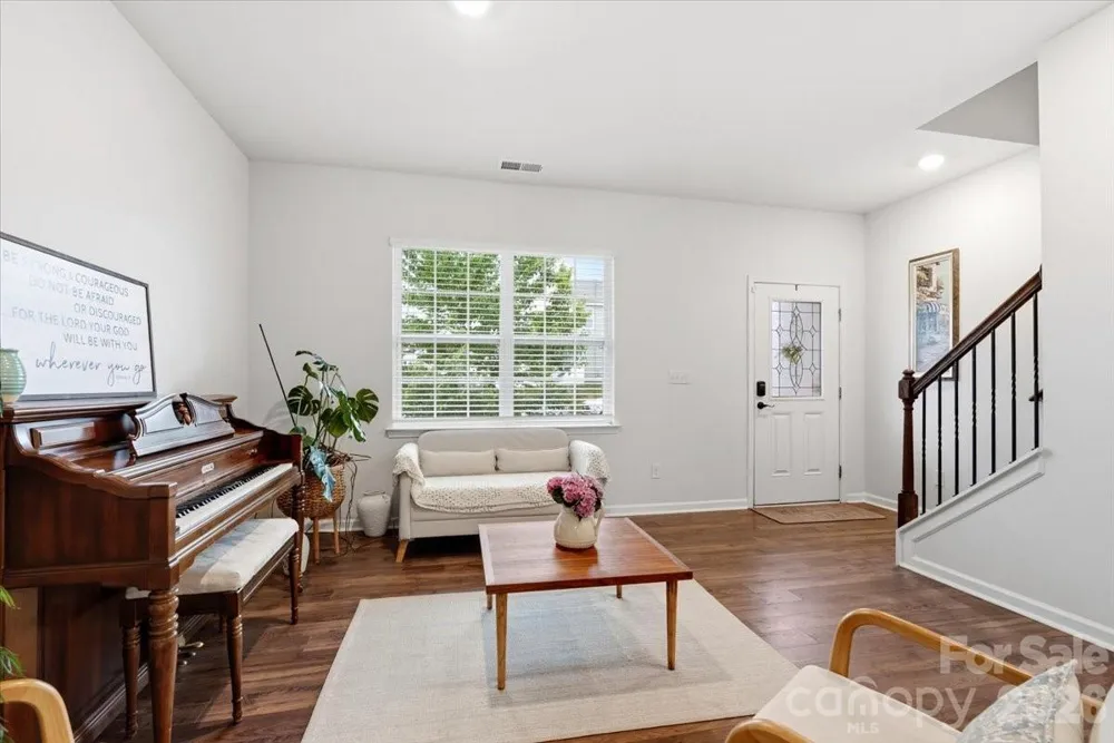 8022 Rowling Drive Charlotte, NC 28215