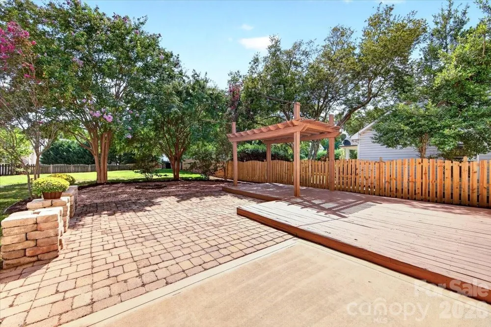 9026 Crusaders Court Matthews, NC 28105
