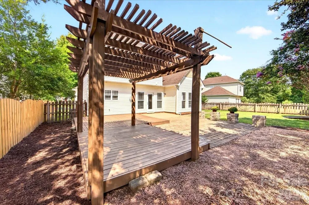 9026 Crusaders Court Matthews, NC 28105