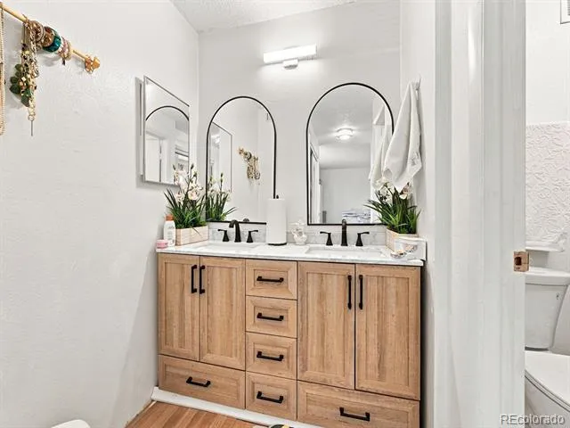 14499 1st. Drive Aurora, CO 80011