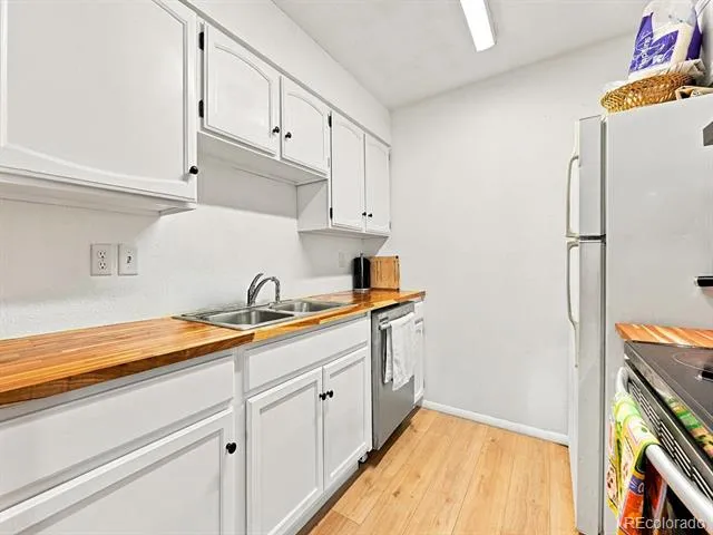 14499 1st. Drive Aurora, CO 80011