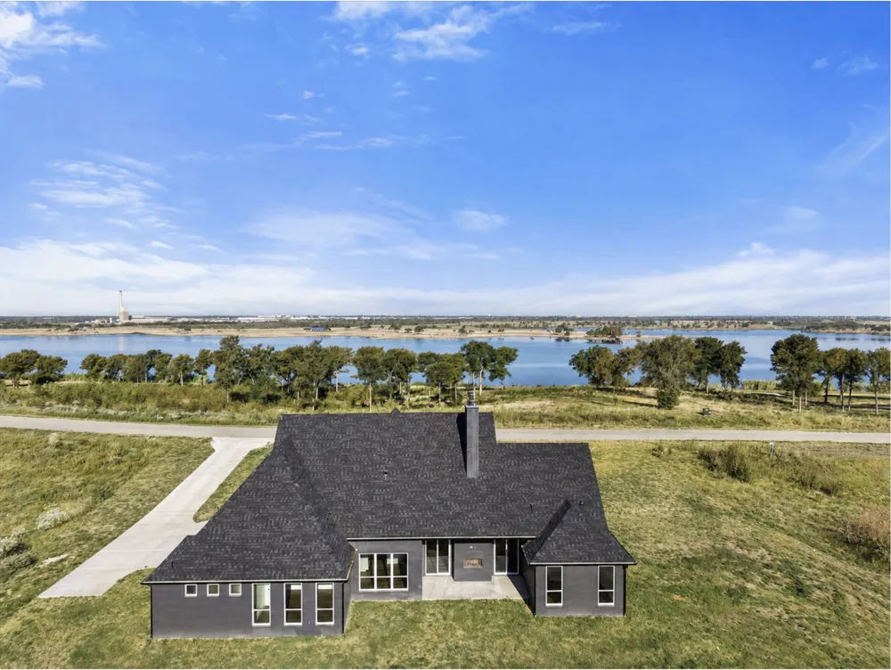 554 Shoreside Drive Corsicana, TX 75109