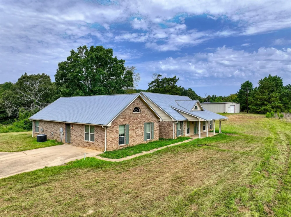 1722 Anderson County Road 432 Road Palestine, TX 75803