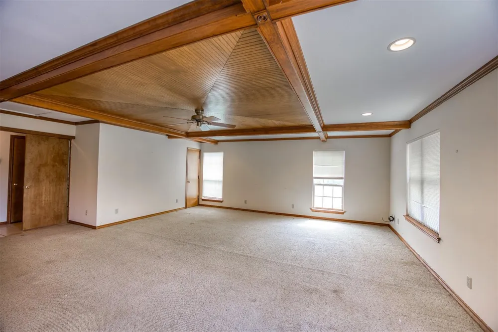 1722 Anderson County Road 432 Road Palestine, TX 75803