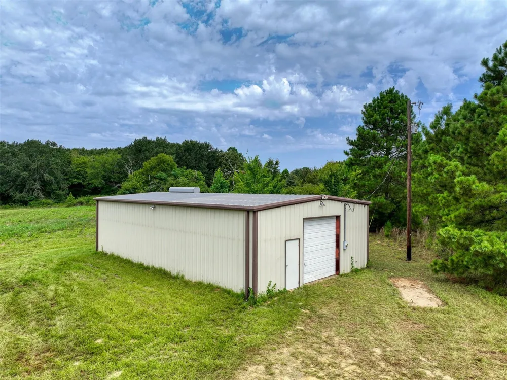1722 Anderson County Road 432 Road Palestine, TX 75803