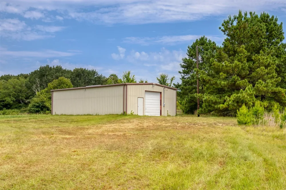 1722 Anderson County Road 432 Road Palestine, TX 75803