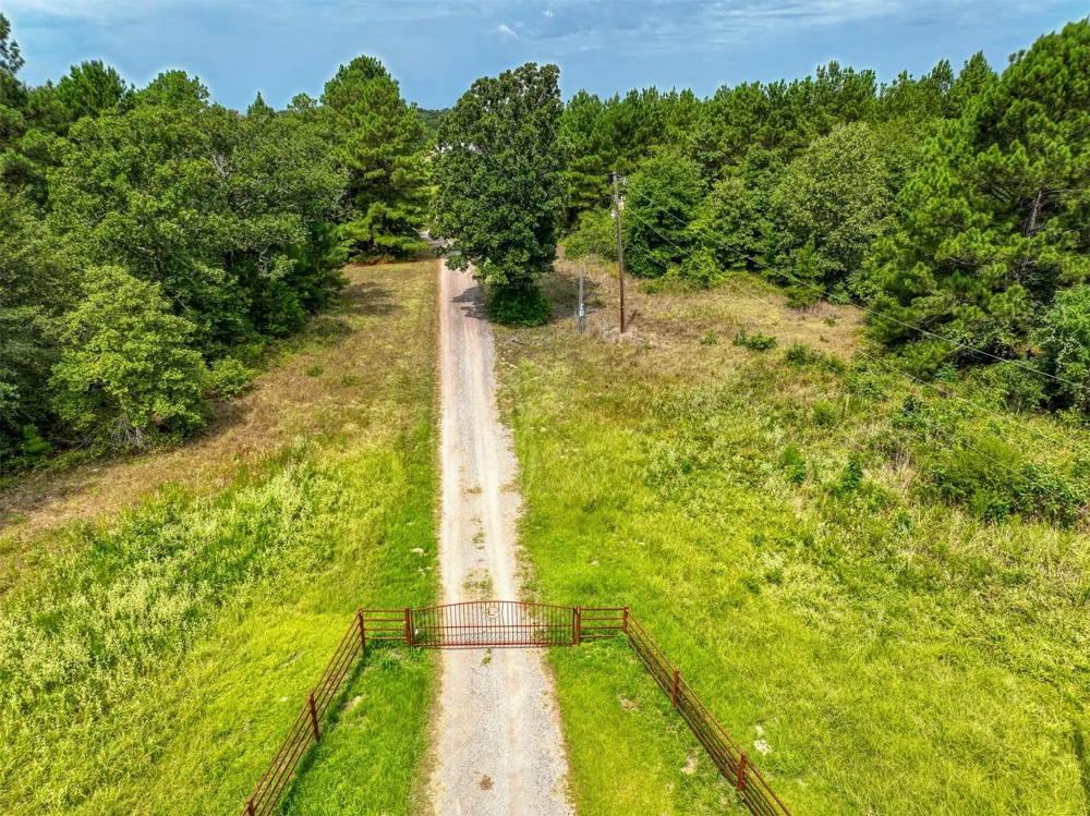 1722 Anderson County Road 432 Road Palestine, TX 75803