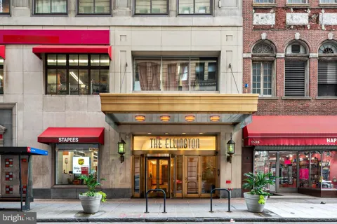 1500 CHESTNUT STREET #17A