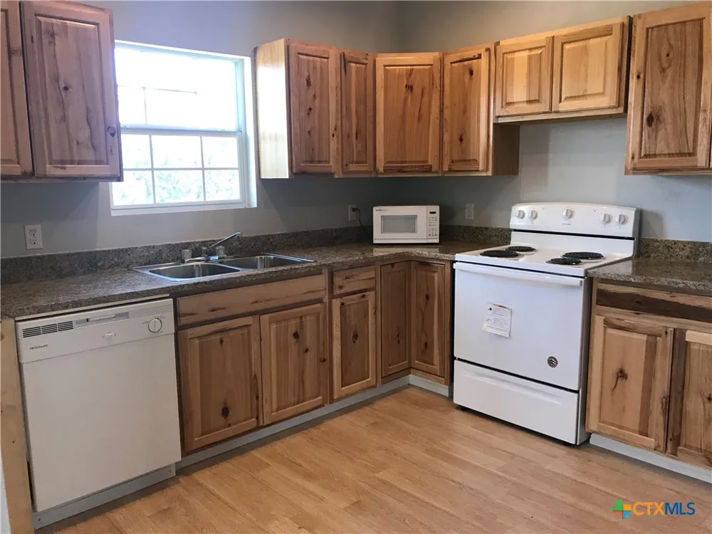 729 Clay Ridge Canyon Lake, TX 78133
