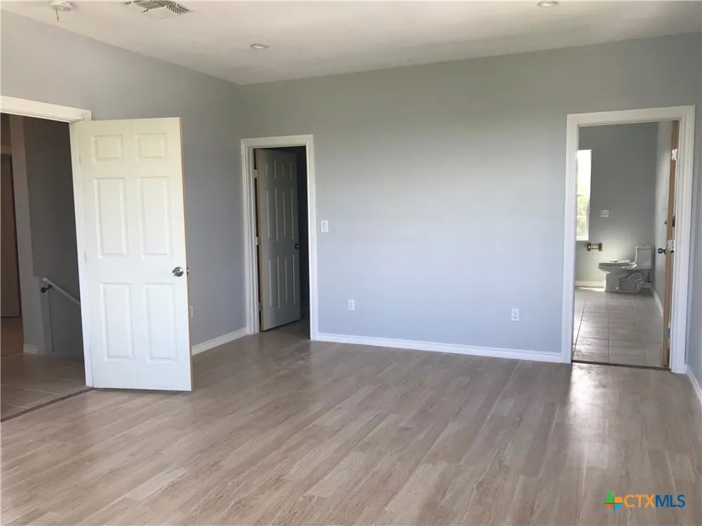 729 Clay Ridge Canyon Lake, TX 78133