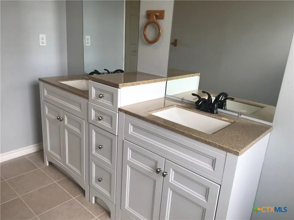 729 Clay Ridge Canyon Lake, TX 78133