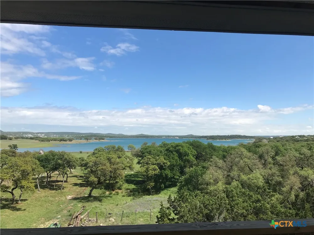 729 Clay Ridge Canyon Lake, TX 78133