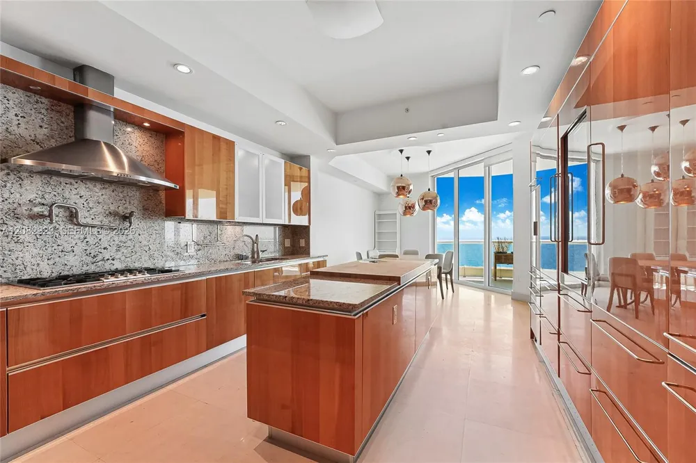 16051 Collins Ave #2903 Sunny Isles Beach, FL 33160