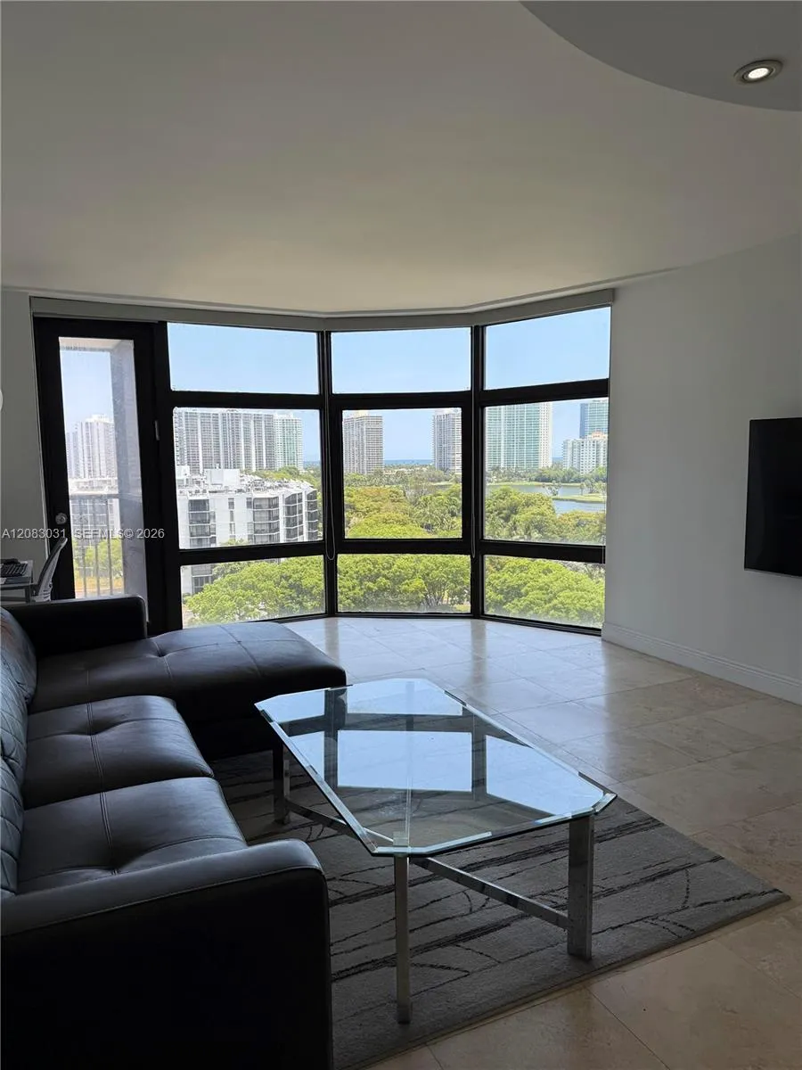 3375 Country Club Dr #1004 Aventura, FL 33180
