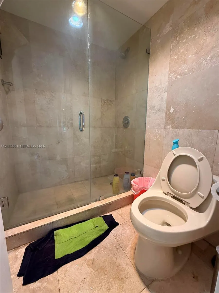 3375 Country Club Dr #1004 Aventura, FL 33180