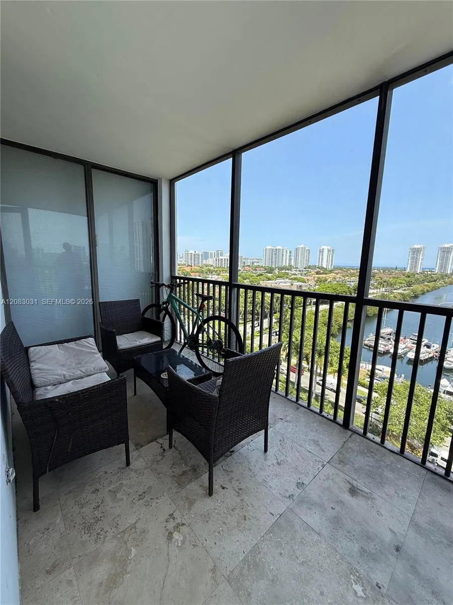 3375 Country Club Dr #1004 Aventura, FL 33180