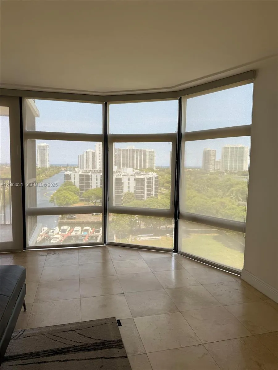 3375 Country Club Dr #1004 Aventura, FL 33180