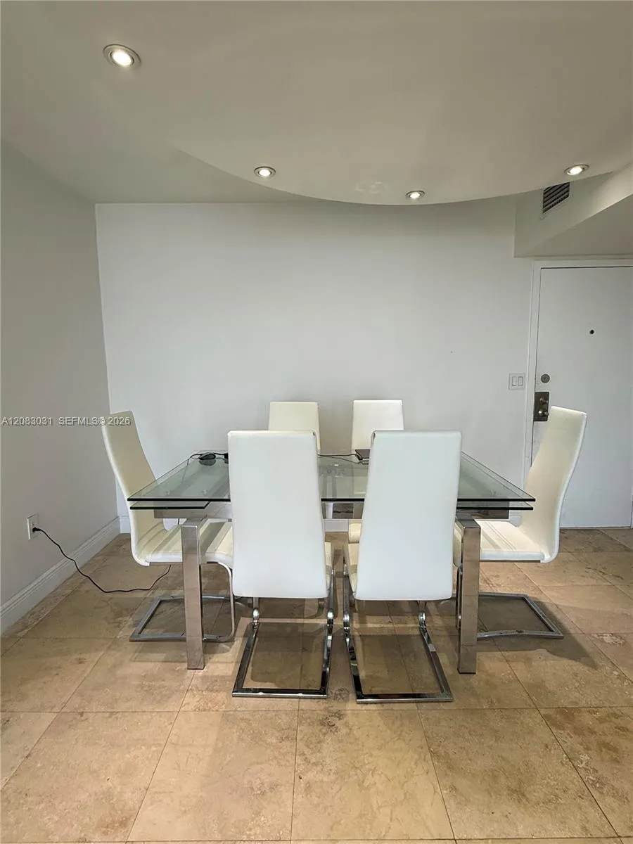 3375 Country Club Dr #1004 Aventura, FL 33180