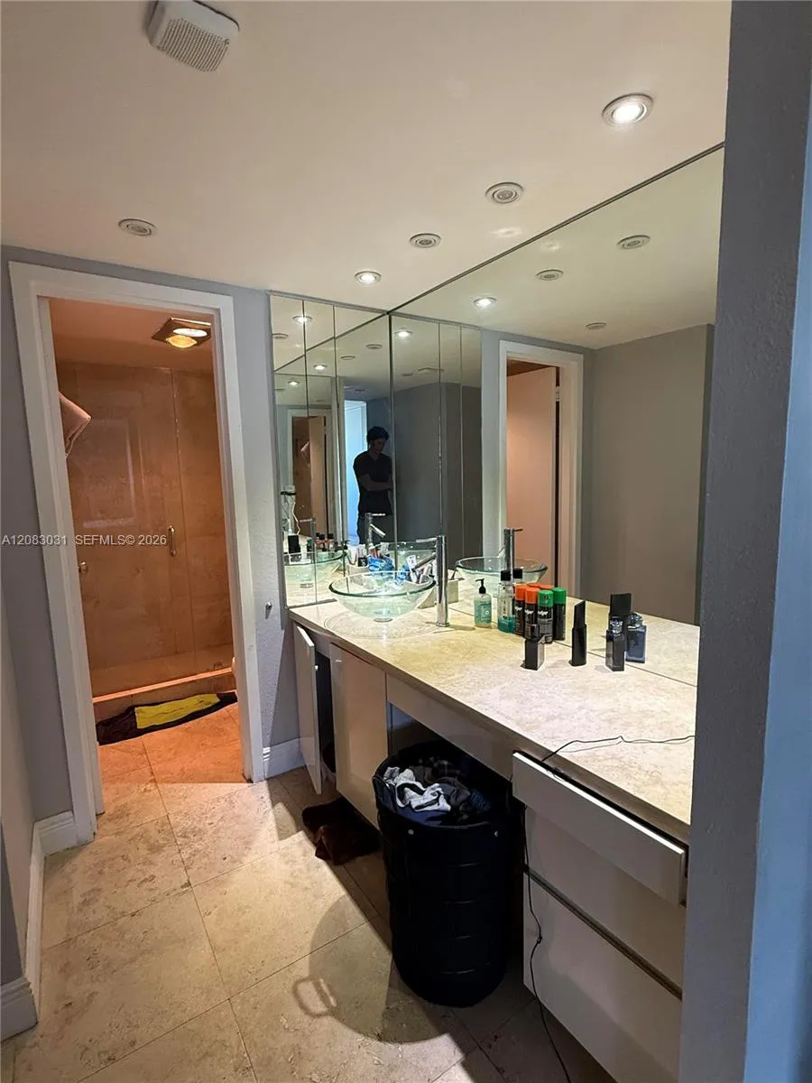 3375 Country Club Dr #1004 Aventura, FL 33180