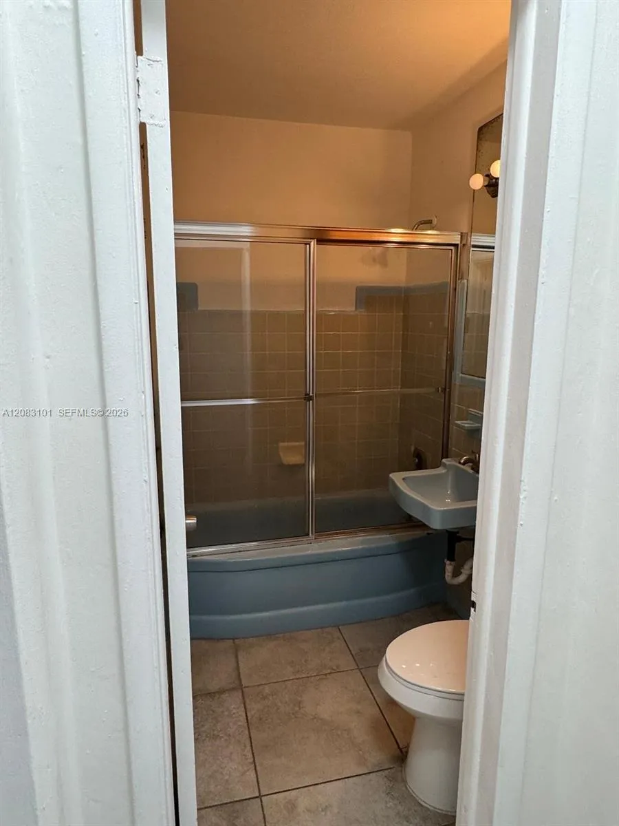 3650 SW 92nd Ave #1 Miami, FL 33165