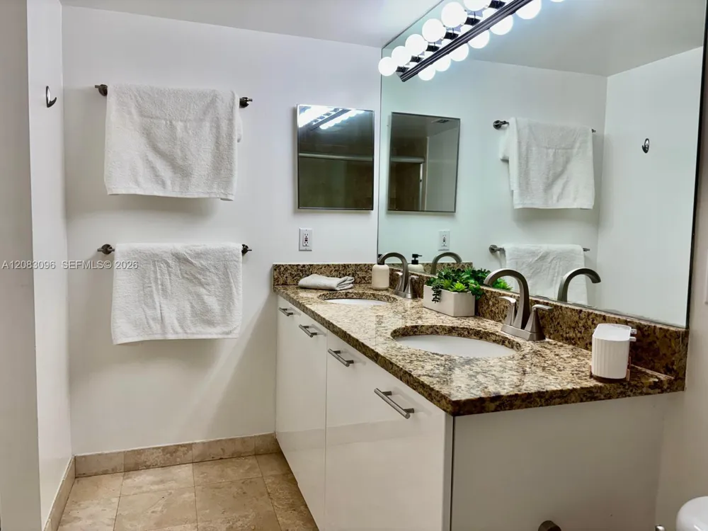 3300 NE 192nd St #PH16 Aventura, FL 33180