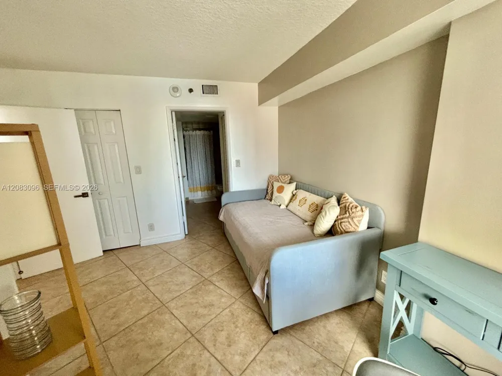 3300 NE 192nd St #PH16 Aventura, FL 33180