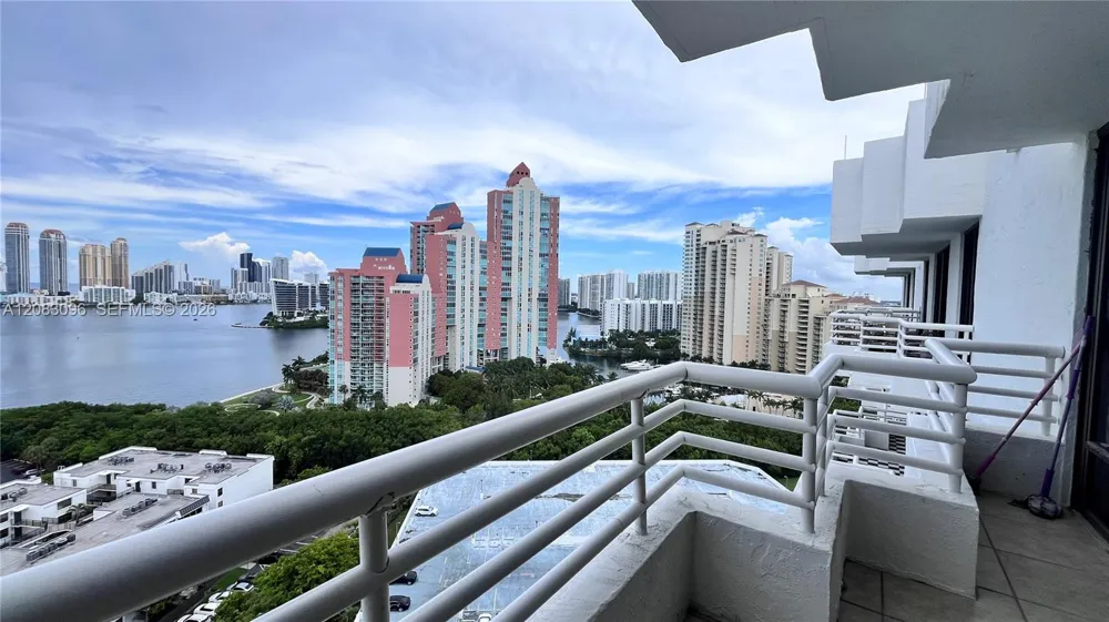 3300 NE 192nd St #PH16 Aventura, FL 33180