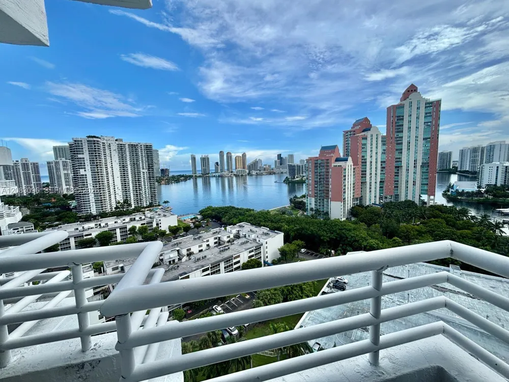 3300 NE 192nd St #PH16 Aventura, FL 33180