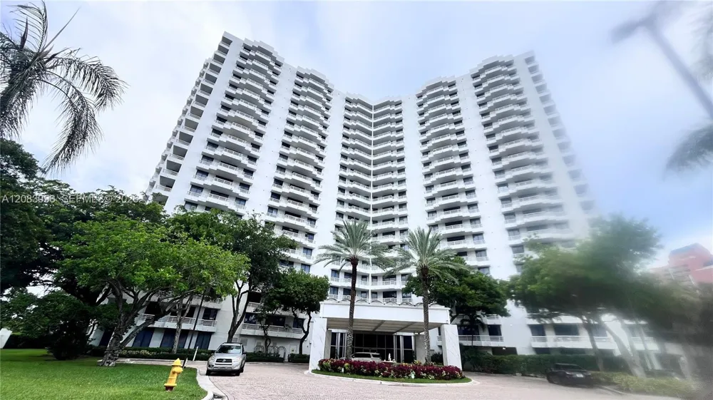 3300 NE 192nd St #PH16 Aventura, FL 33180