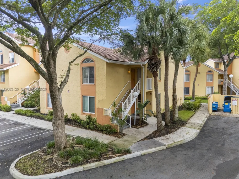 1076 Coral Club Dr #1076 Coral Springs, FL 33071