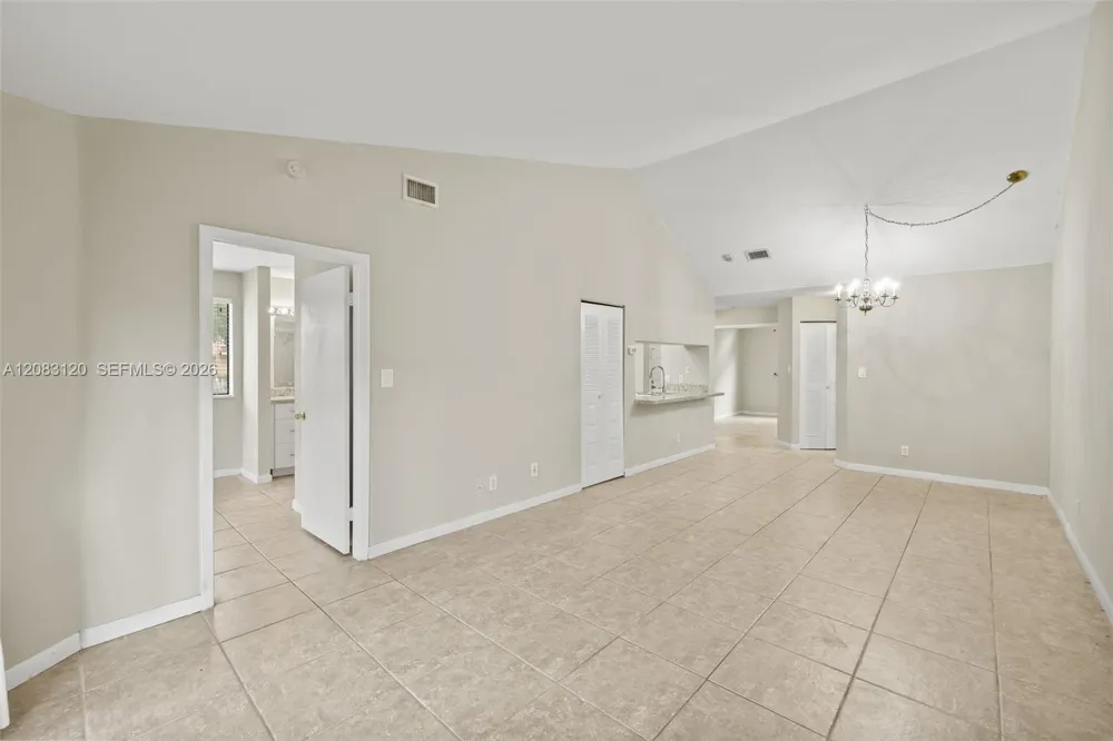 1076 Coral Club Dr #1076 Coral Springs, FL 33071