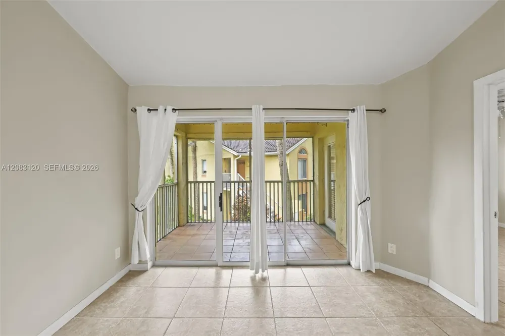 1076 Coral Club Dr #1076 Coral Springs, FL 33071