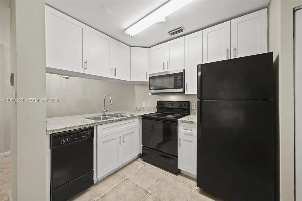1076 Coral Club Dr #1076 Coral Springs, FL 33071