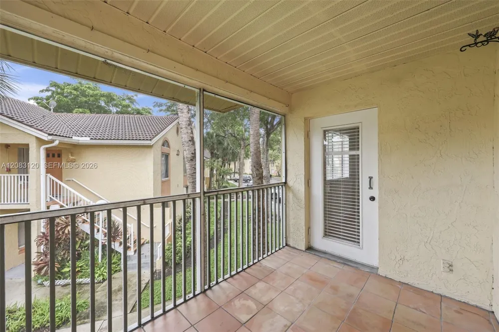 1076 Coral Club Dr #1076 Coral Springs, FL 33071
