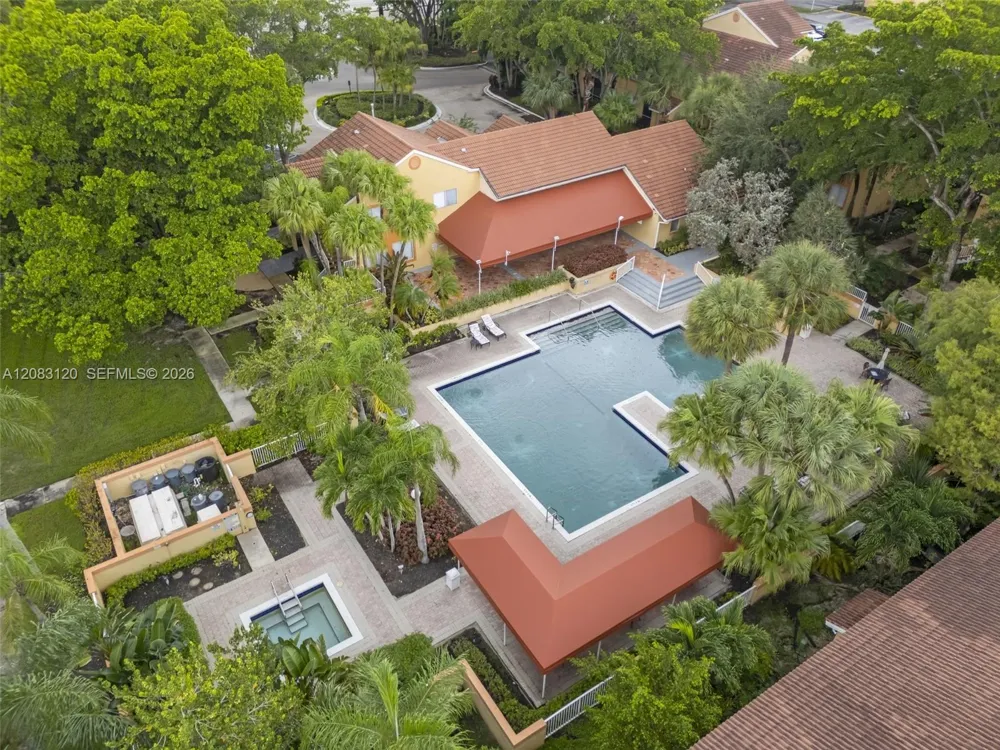 1076 Coral Club Dr #1076 Coral Springs, FL 33071