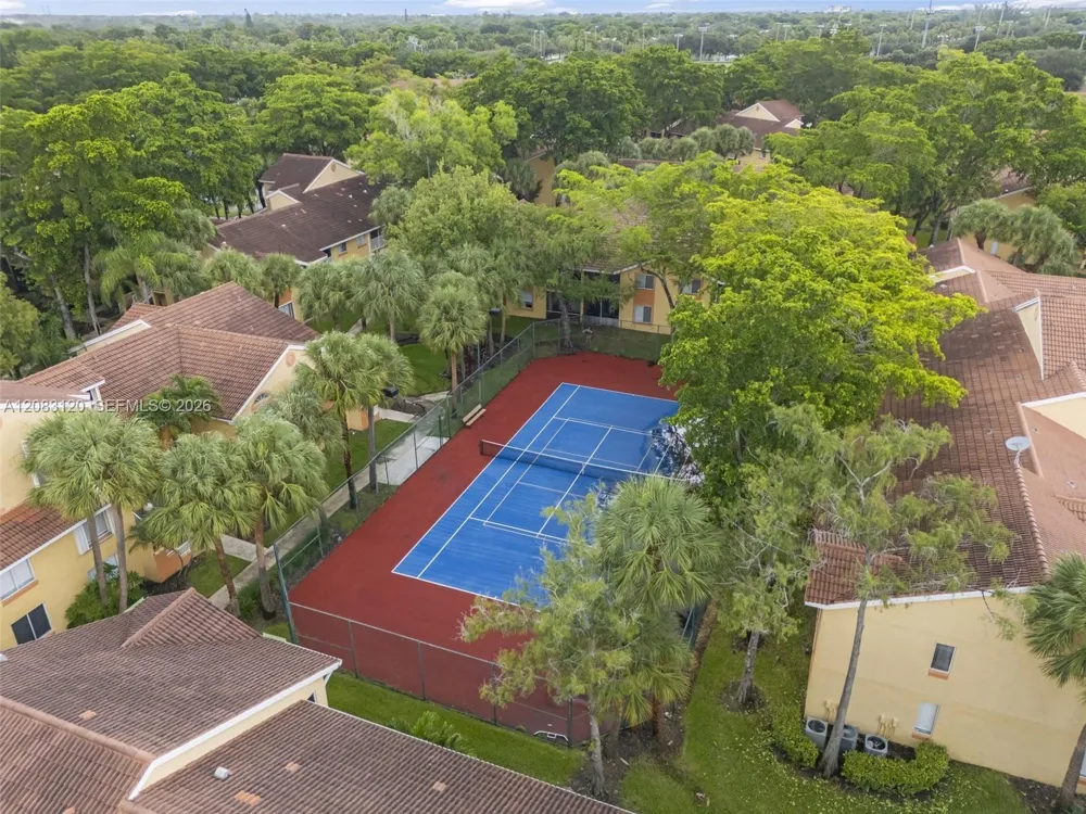 1076 Coral Club Dr #1076 Coral Springs, FL 33071