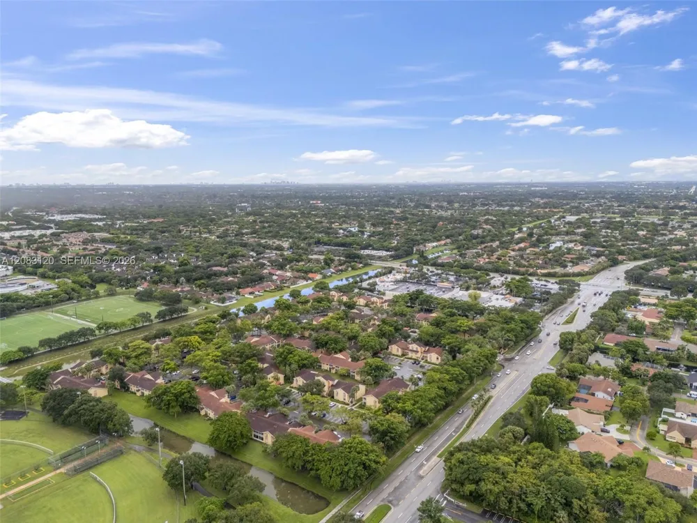 1076 Coral Club Dr #1076 Coral Springs, FL 33071
