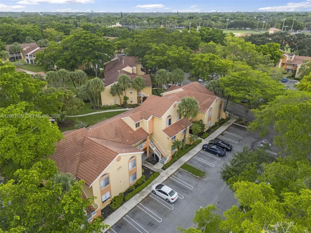 1076 Coral Club Dr #1076 Coral Springs, FL 33071