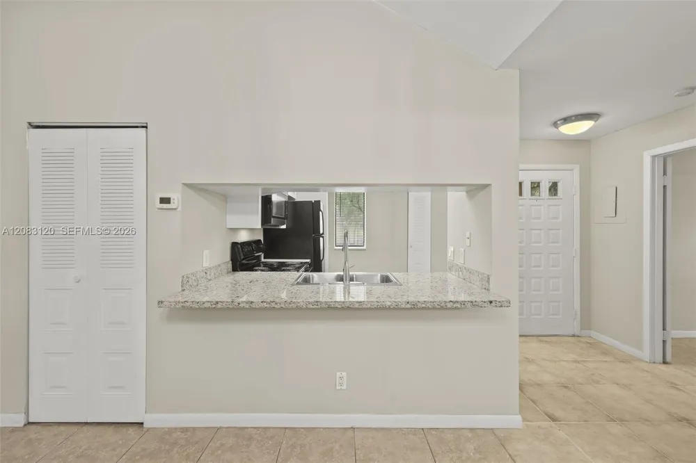 1076 Coral Club Dr #1076 Coral Springs, FL 33071
