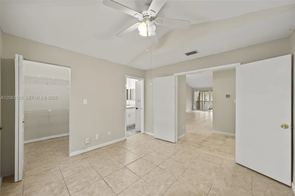 1076 Coral Club Dr #1076 Coral Springs, FL 33071