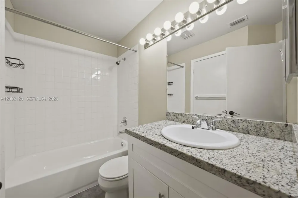 1076 Coral Club Dr #1076 Coral Springs, FL 33071