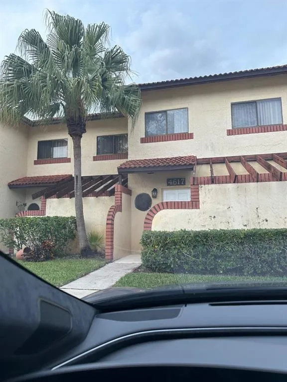 4617 NW 90TH AVENUE Sunrise, FL 33351