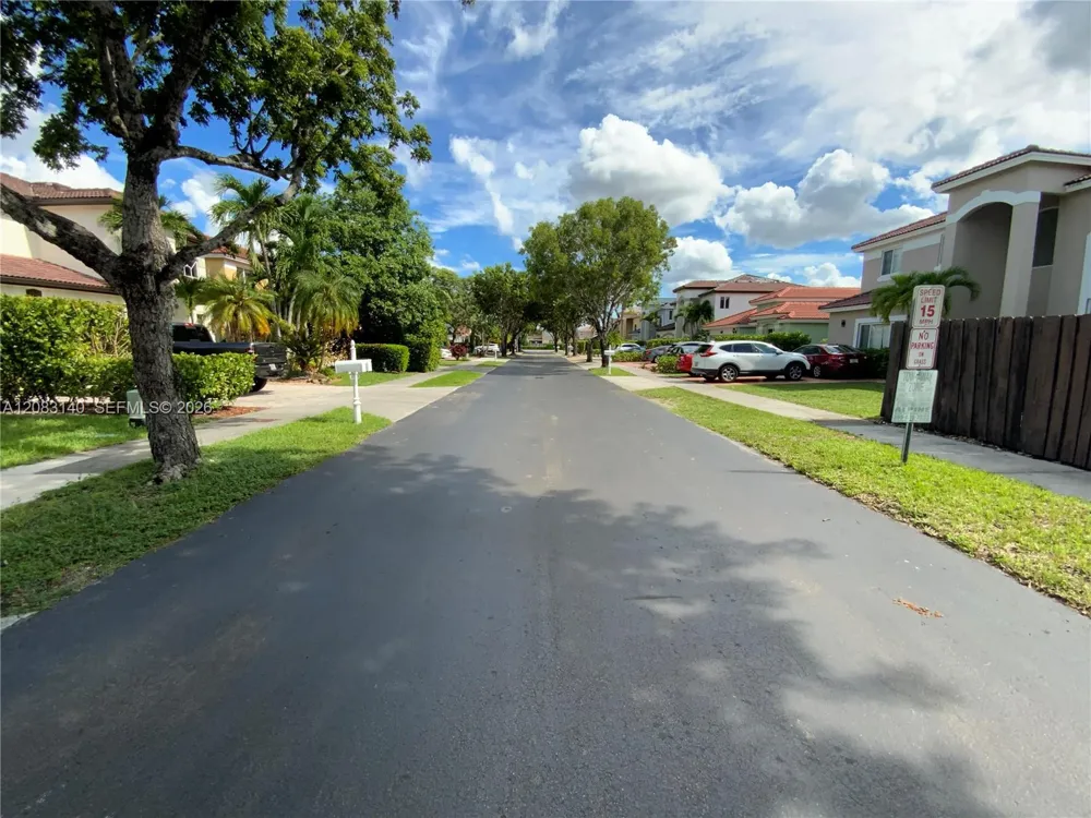 6528 SW 158th Pass Miami, FL 33193